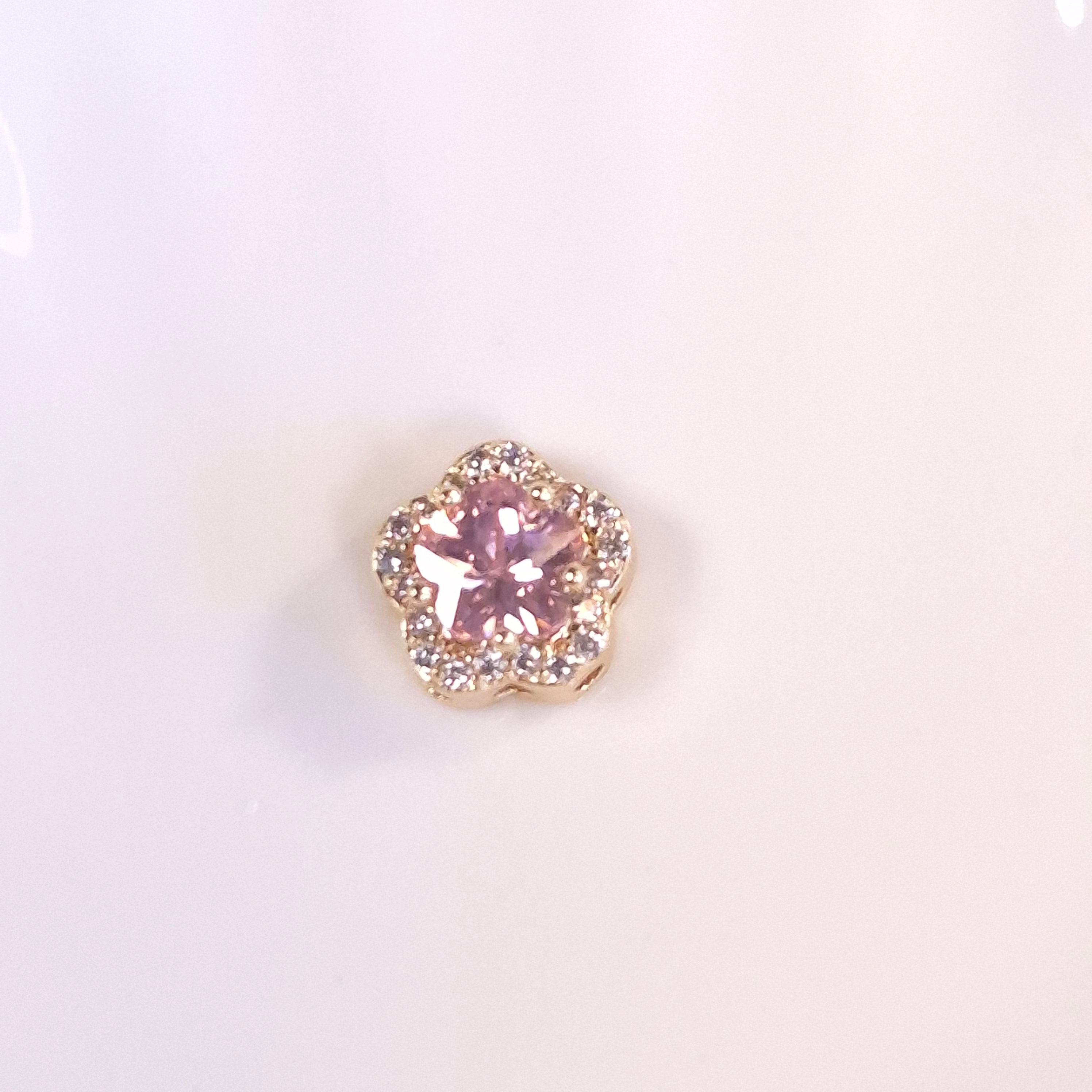 8 hole metal bead